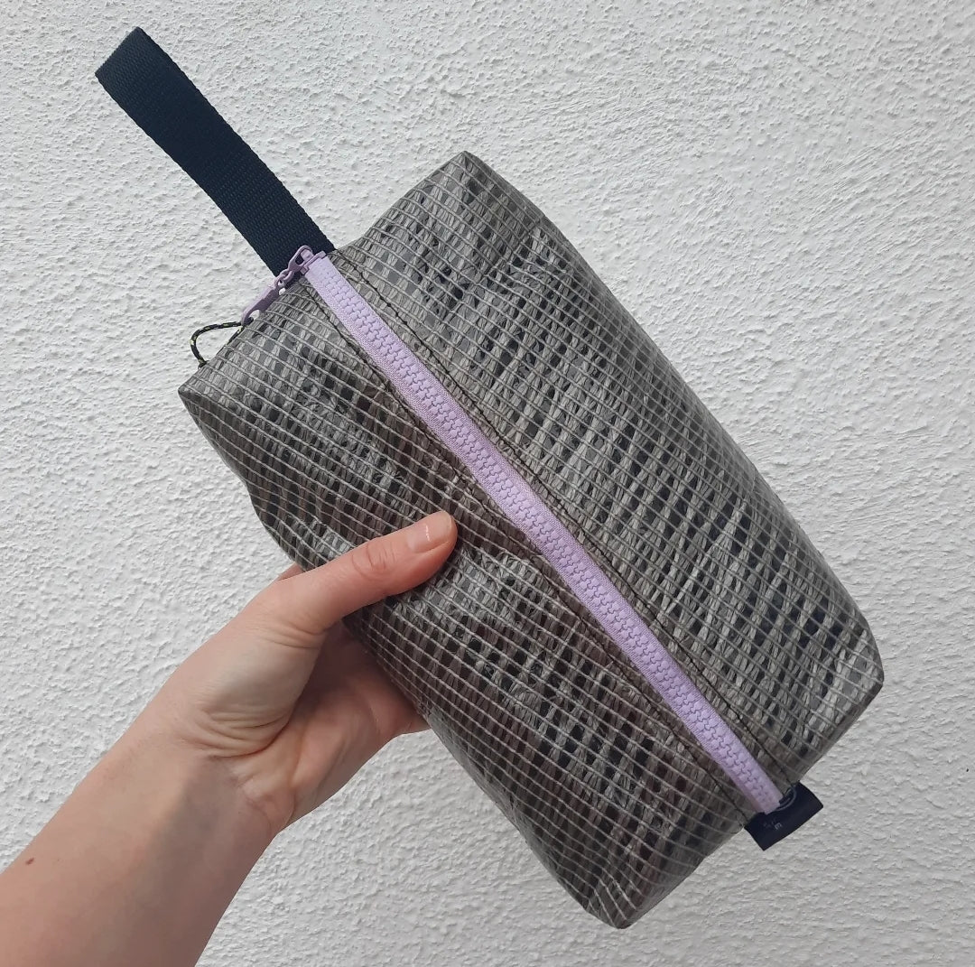 Crew washbag - upcycled sail