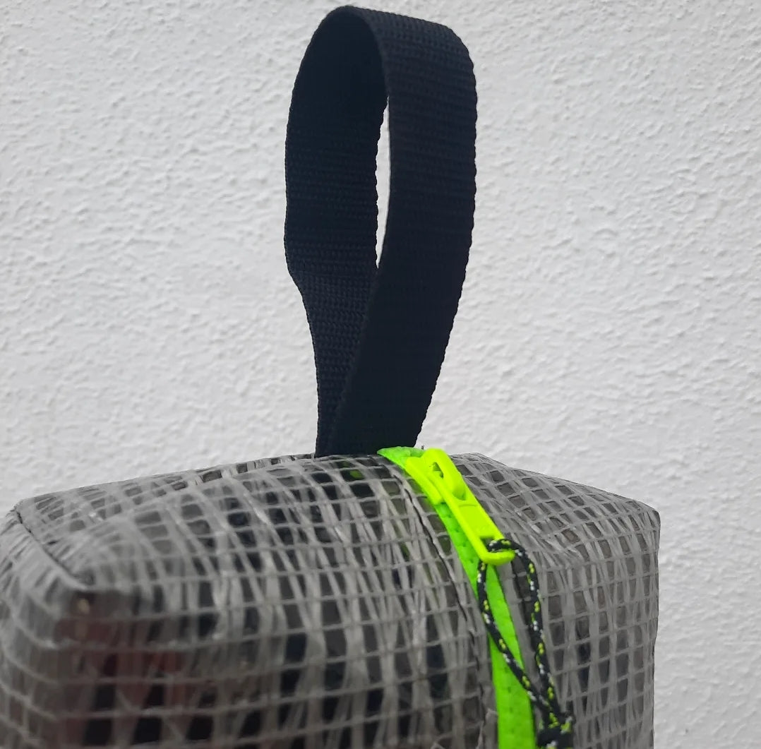 Crew washbag - upcycled sail