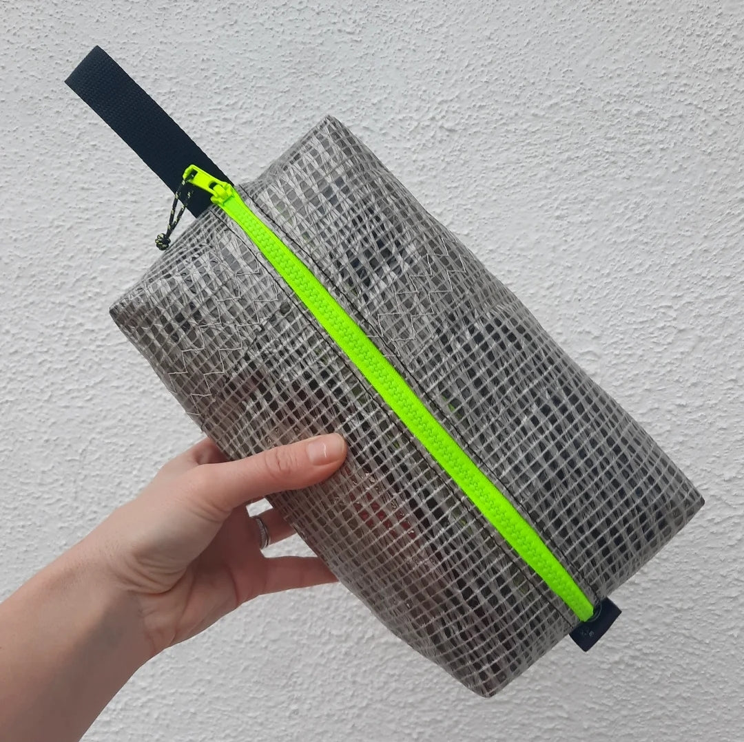 Crew washbag - upcycled sail